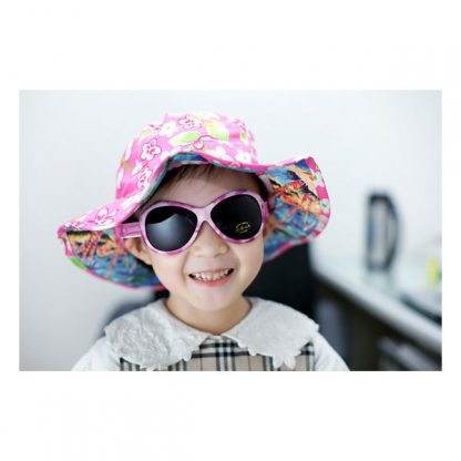Girl wearing Retro Banz Pink Diva Matte sunglasses